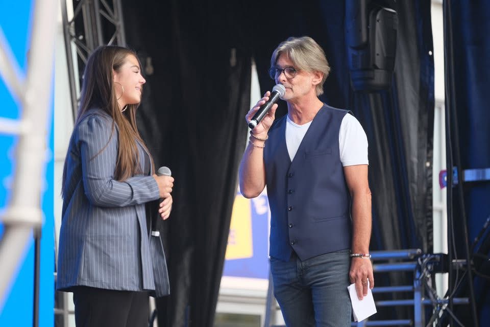 Présentation sur scène par FD Events