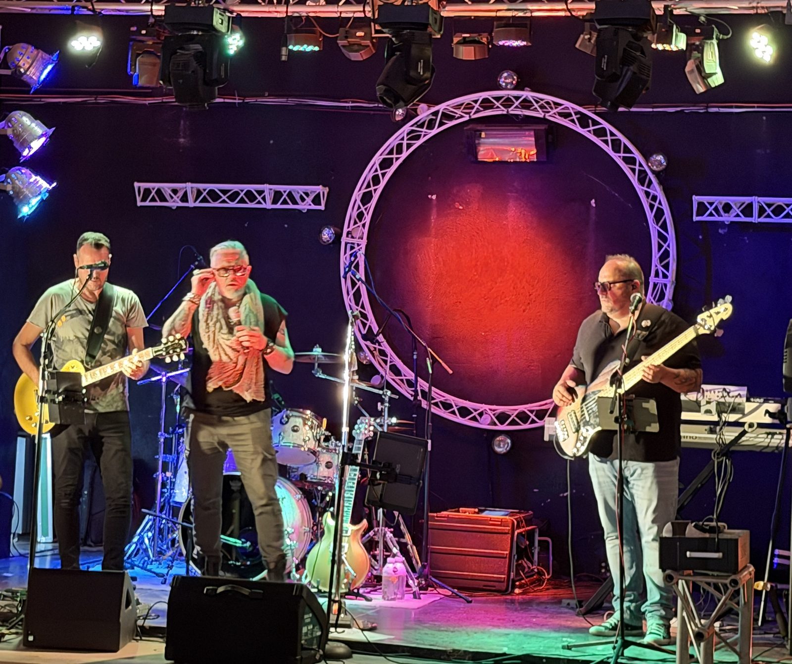 Le groupe Happy Hand en concert